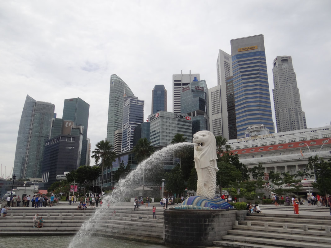 View of Singapore Fountain and Skyscrapers